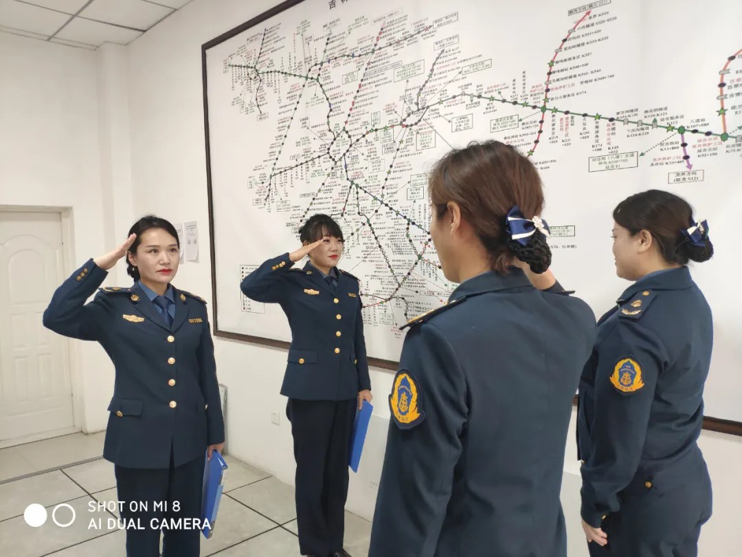 敦化分公司:专项活动提升“窗口”服务形象3.jpg 敦化分公司:专项活动提升“窗口”服务形象3.jpg