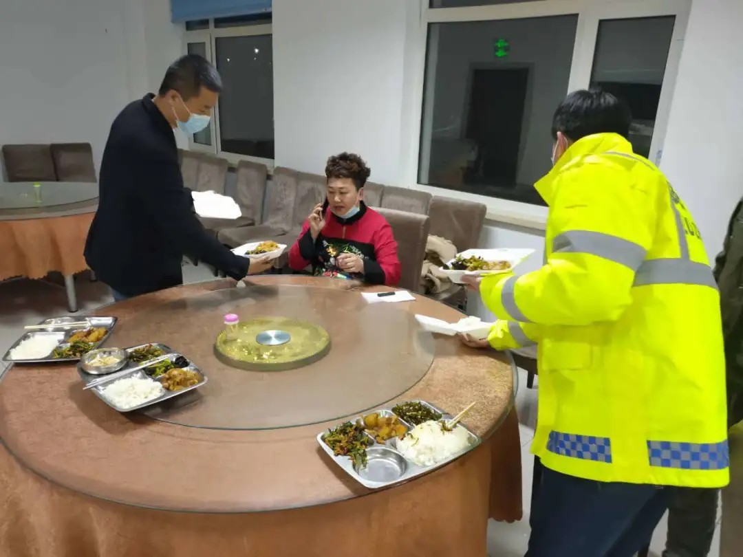 敦化分公司:火速救援 真情服务2.jpg 敦化分公司:火速救援 真情服务2.jpg