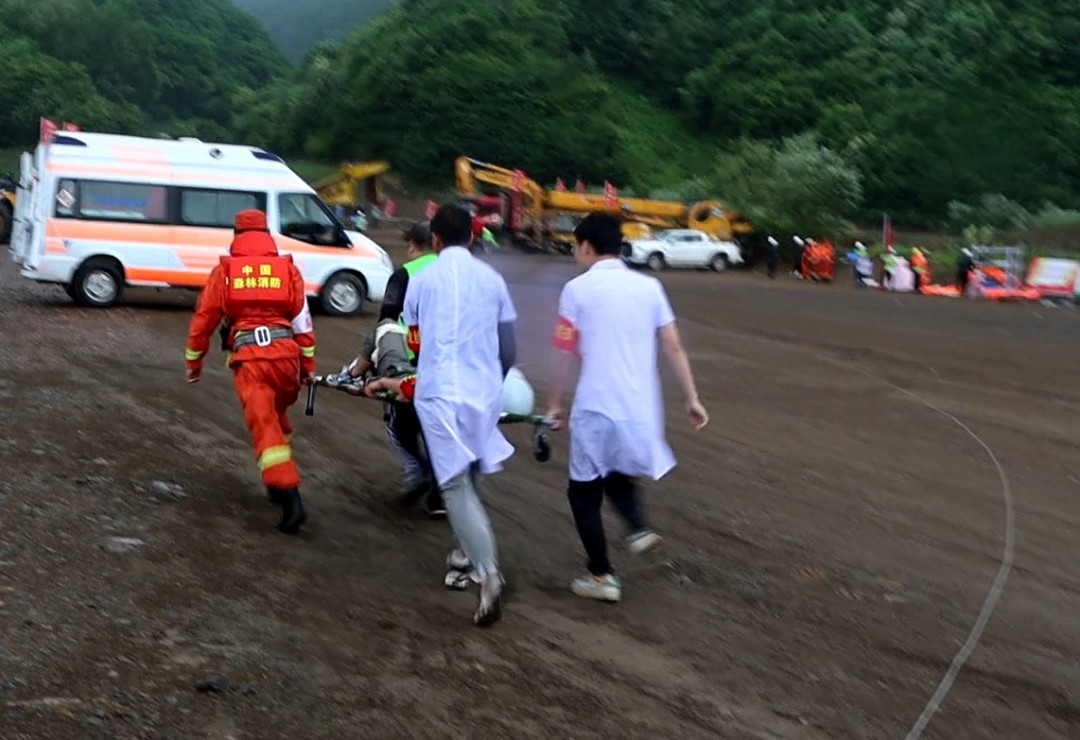 金泉监理公司:联合开展防洪防汛应急救援演练3.jpg 金泉监理公司:联合开展防洪防汛应急救援演练3.jpg