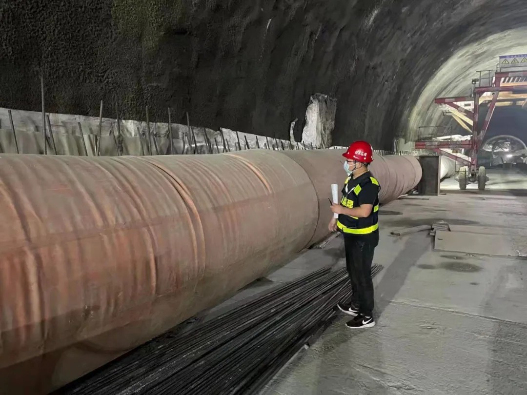 金泉监理:环保施工 建文明公路2.jpg 金泉监理:环保施工 建文明公路2.jpg