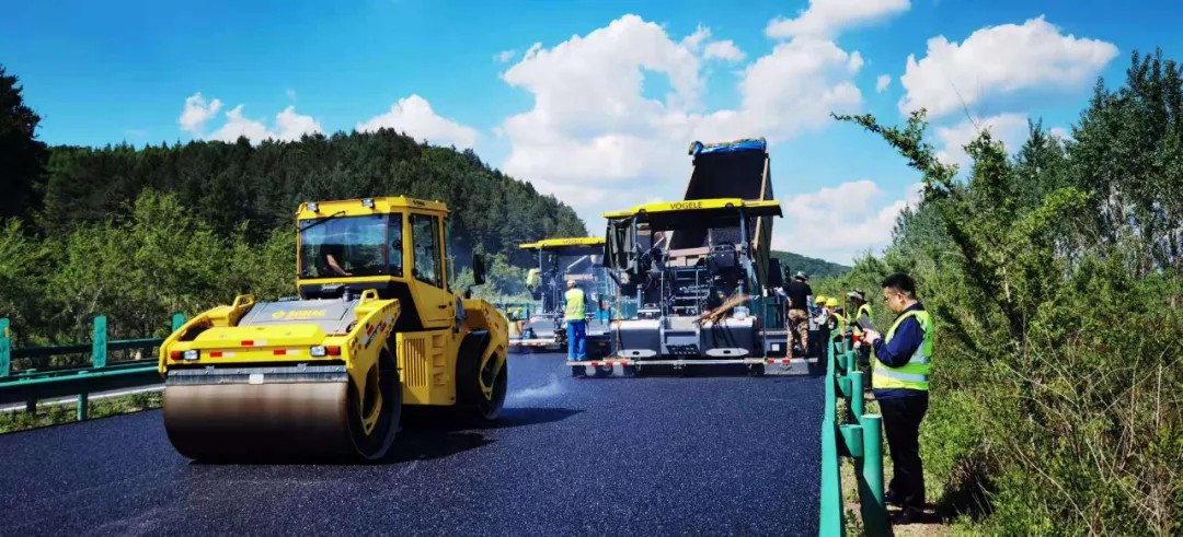 路桥公司安全、进度、质量“三管齐下” 路面养护专项工程全面完工1.jpg