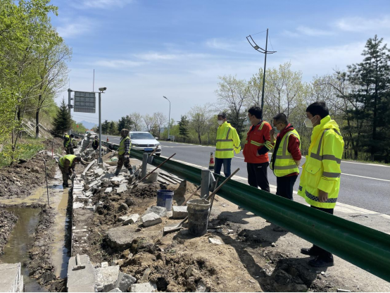 吉林分公司:有序开展养护维修工程2.png 吉林分公司:有序开展养护维修工程2.png