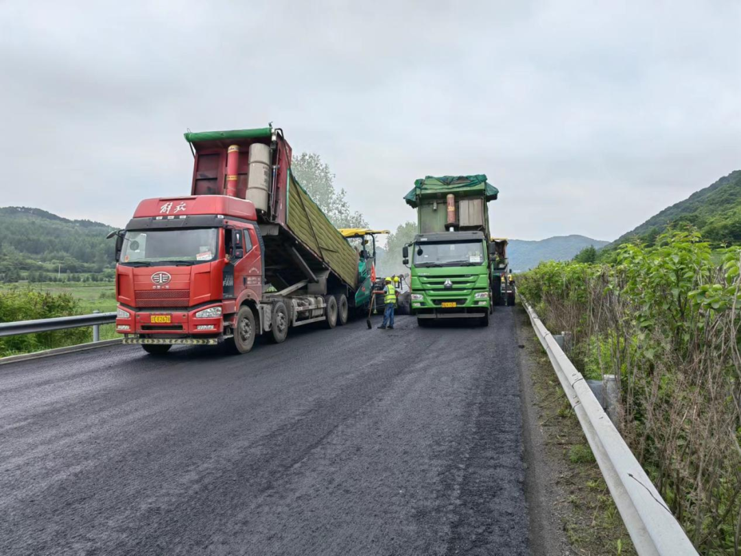 路桥公司：高速公路专项养护工程“火力全开”1.png