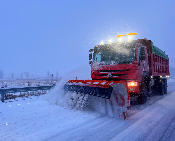吉高集团全力应对今冬首场强雨雪寒潮天气 确保高速公路安全畅通5.png
